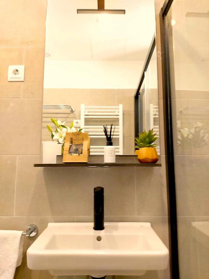 Apartamento Nuevo Y Reformado Al Lado De La Gran Via Madrilena Eksteriør billede